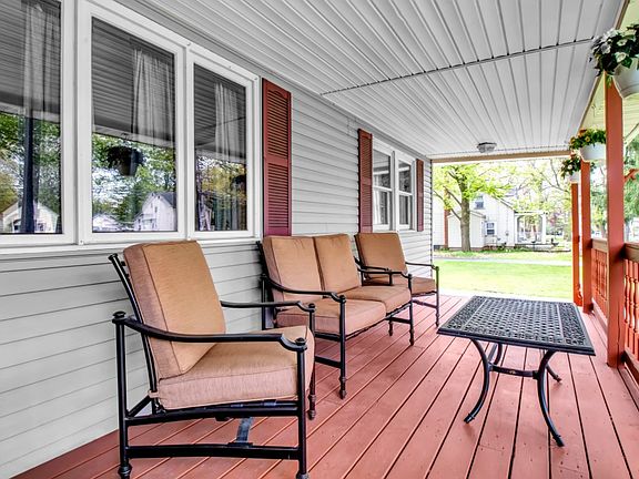 4th image of 3141 Woodland Ave