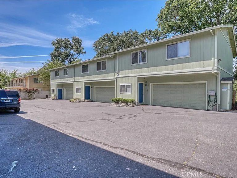687 Armstrong St — Photo 27