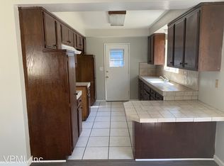 4755 W 165th St, Lawndale, CA 90260