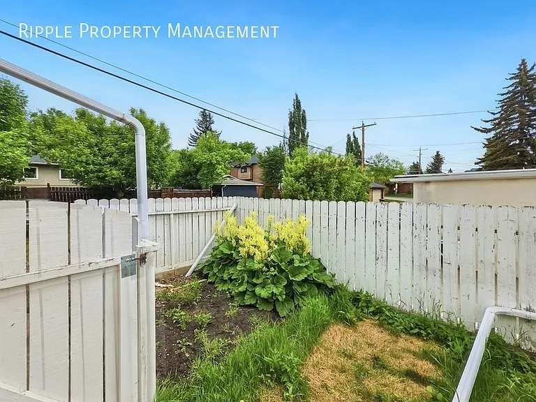 612 56th Ave SW #UPPER — Photo 19