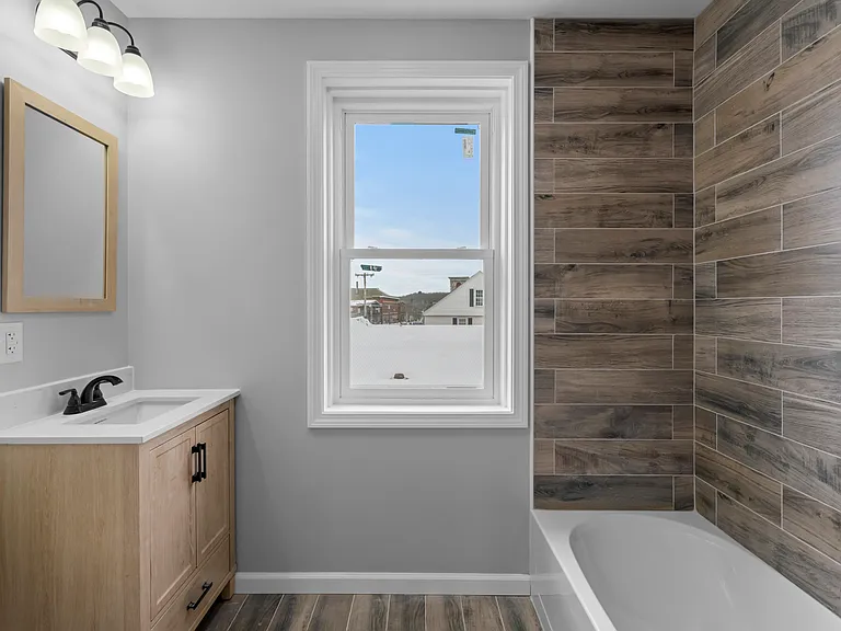 108 Main St #202 — Photo 4