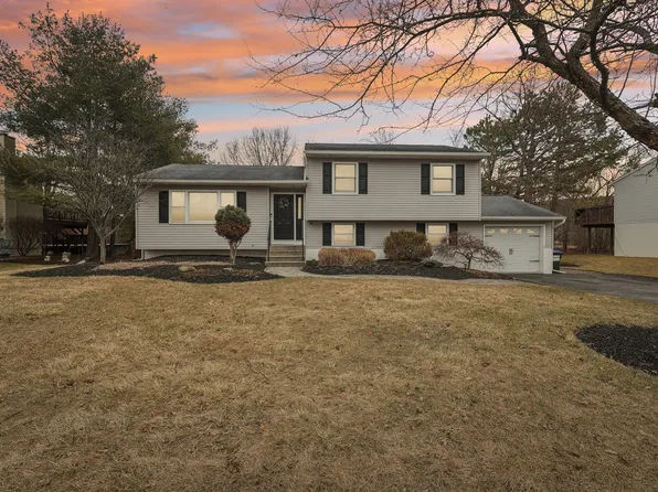 18 Belvoir Drive, Washingtonville, NY 10992