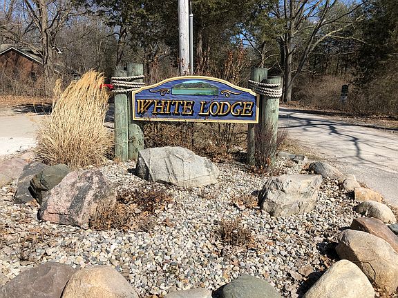 Desirable White Lodge sub