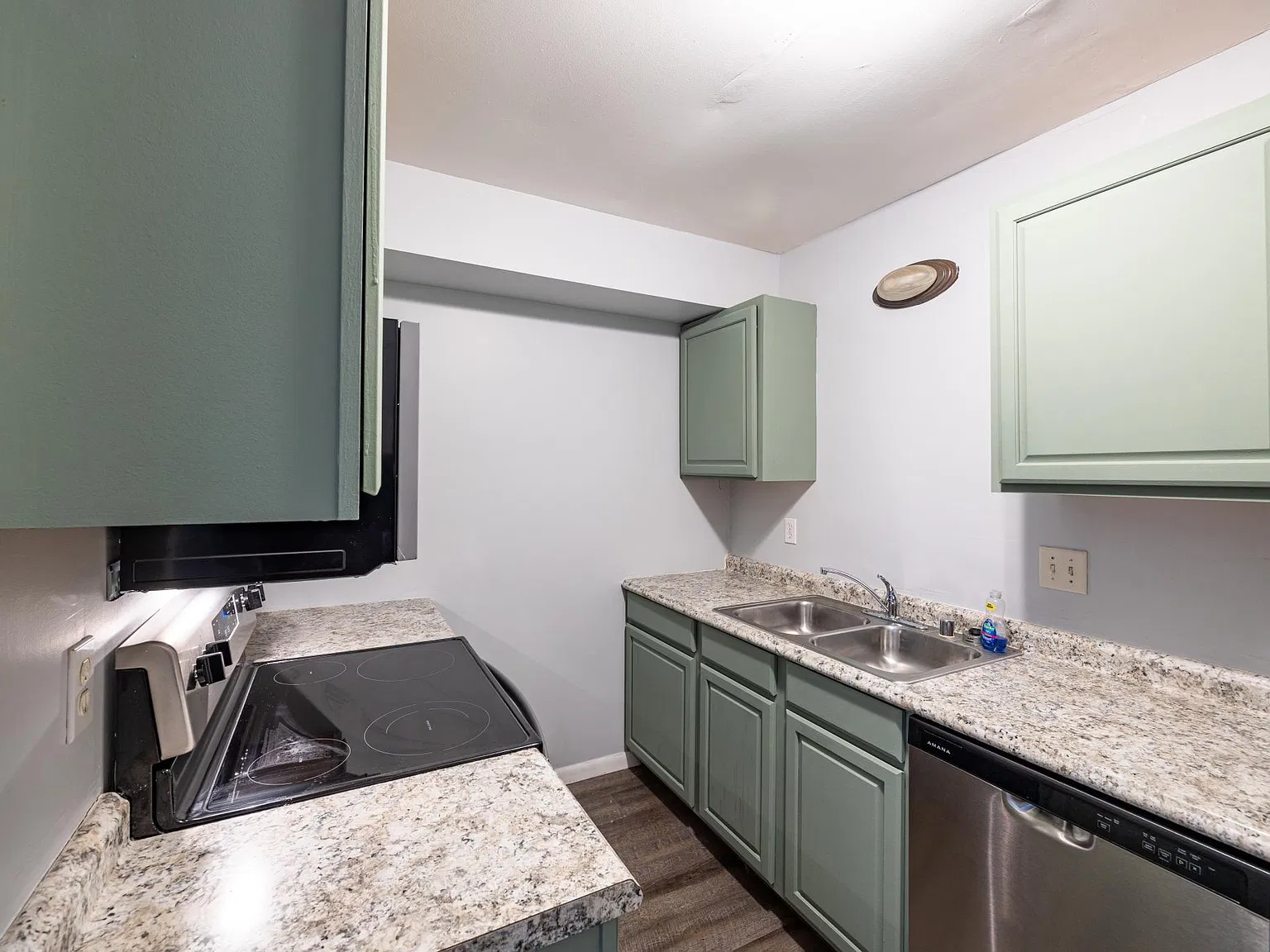 1 bed, 850 sqft, $975 — Photo 2