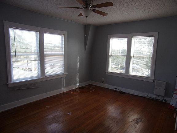 2nd image of 442 1/2 30th Ave N APT 8