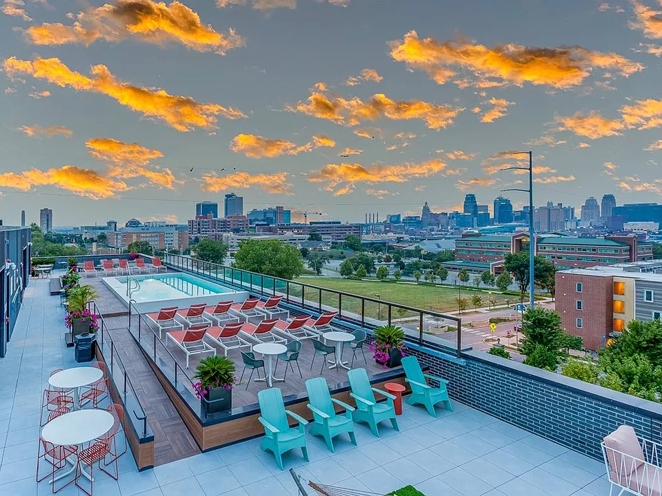 2501 Beacon Hill