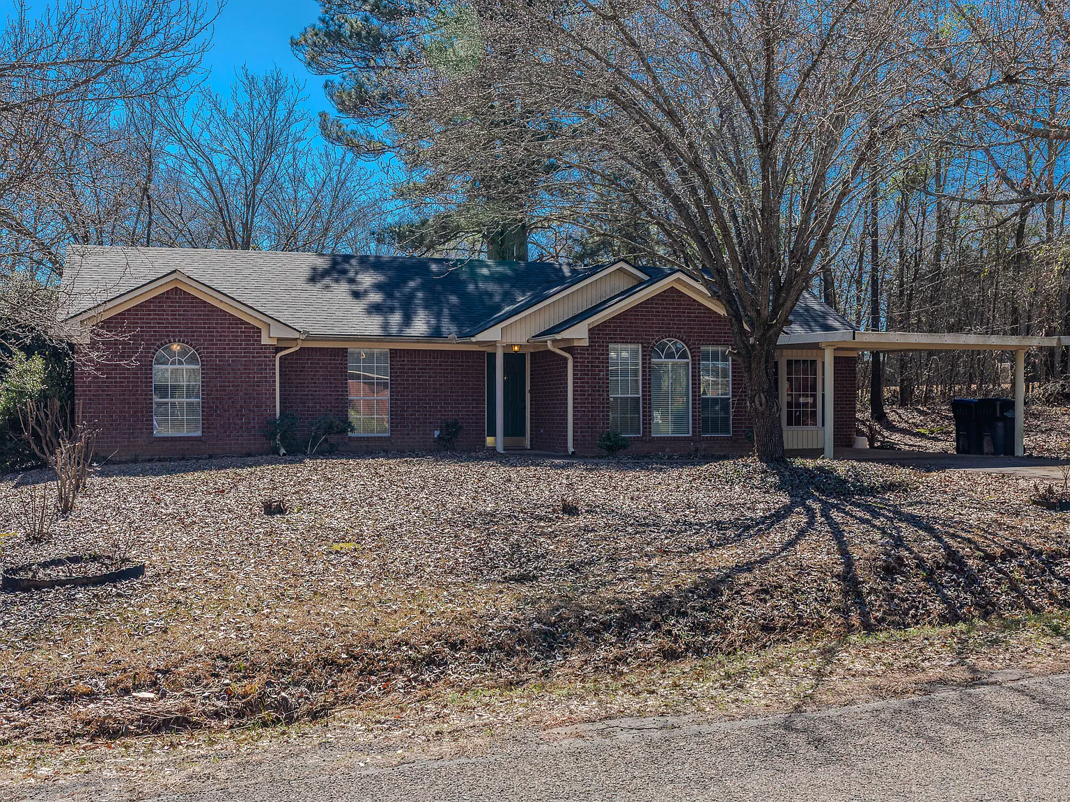 3 bed, 1610 sqft, $2,000 — Photo 3