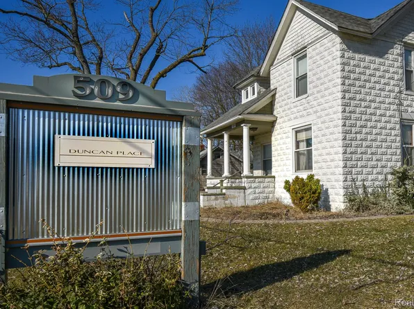 509 E Lakeville Rd, Oxford, MI 48371