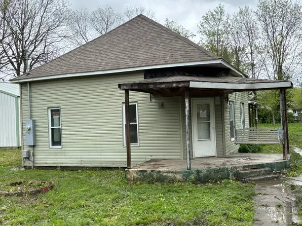 305 S Sims St, Royalton, IL 62983