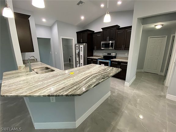 3rd image of 105 Unice Ave N