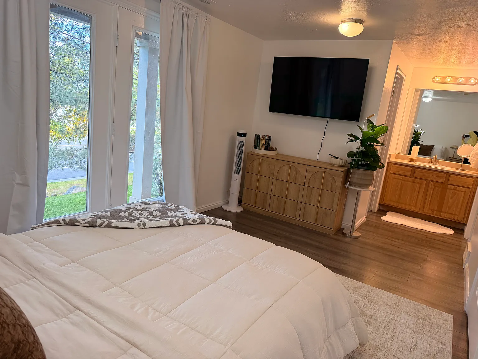 2 bed, 1.5 bath, 1134 sqft, $2,000 — Photo 3