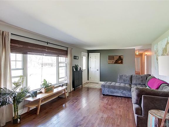 5th image of 2653 N Emerald Dr