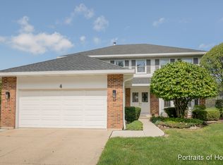 4 E Fabish Dr, Buffalo Grove, IL