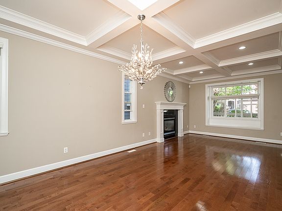 4th image of 3782 154th St
