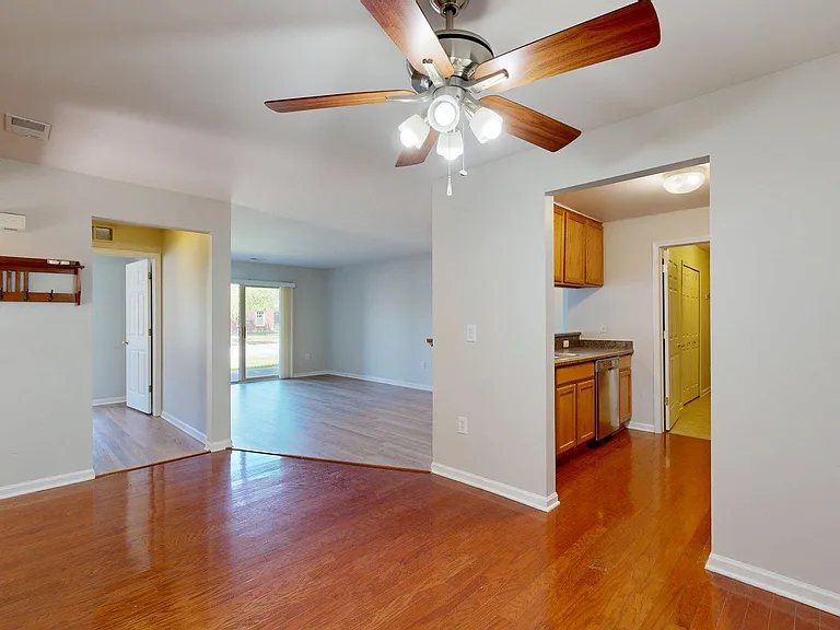 1376 Addington Ln — Photo 4