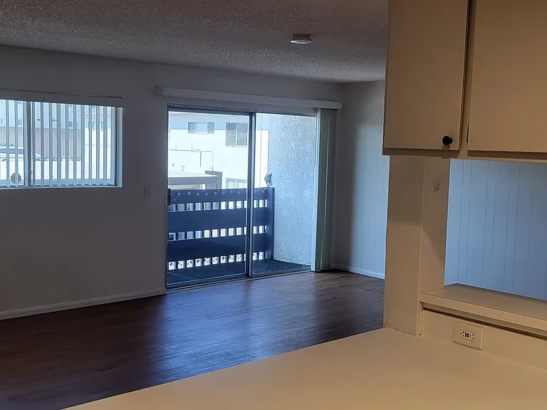 25930 Narbonne Ave #127 — Photo 6