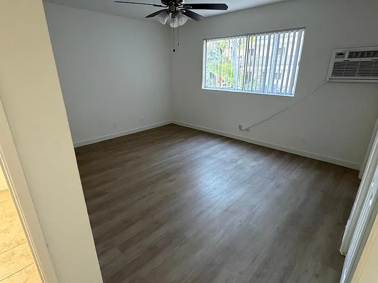 4717 Willis Ave — Photo 14