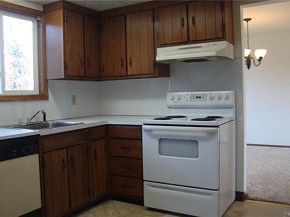 3rd image of 5918 McKinley Pkwy