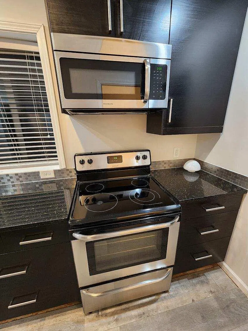 1 bed, 1.0 bath, 700 sqft, $1,000 — Photo 3