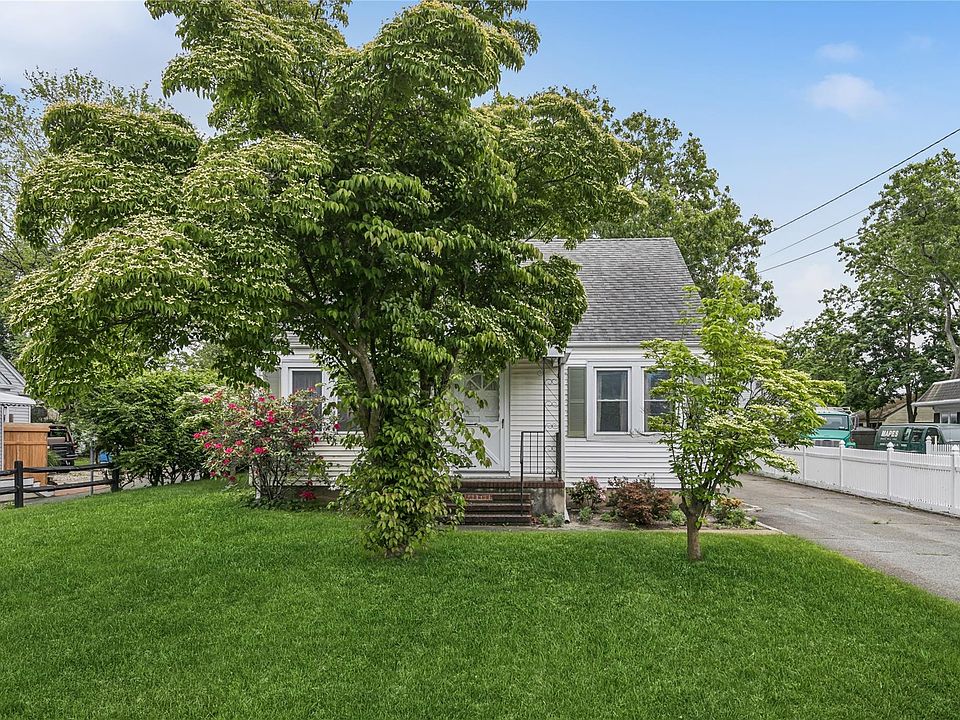 1st image of 142 Woodhull Avenue