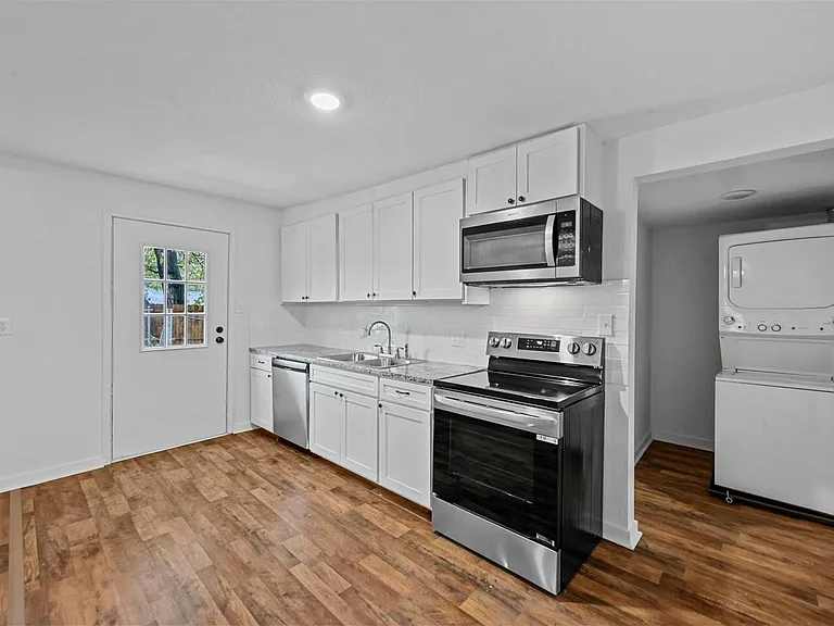 105 Short St — Photo 4