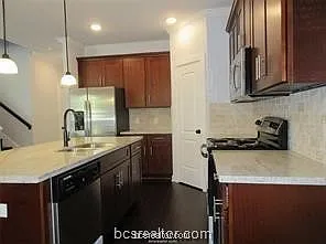2116 Crescent Pointe Pkwy — Photo 4