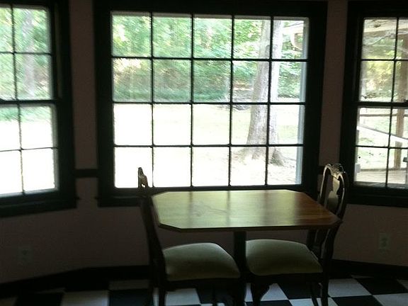 5th image of 209 Continental Dr