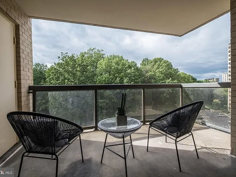 203 Yoakum Pkwy #821 — Photo 5