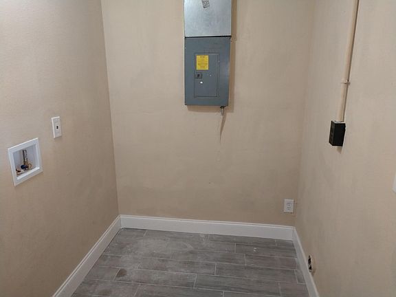 4th image of 4627 11th Ave S