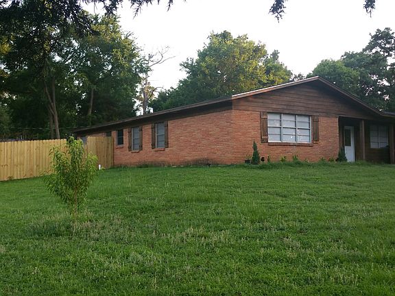 3rd image of 306 E Lynnwood Ln