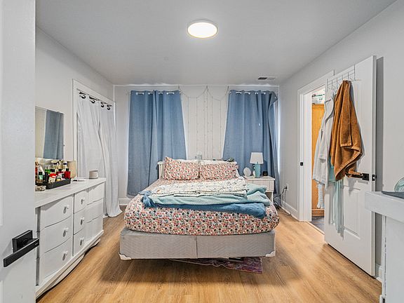5th image of 3206 Dobson St APT 3