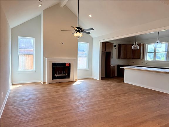 4th image of 3046 Teller Dr