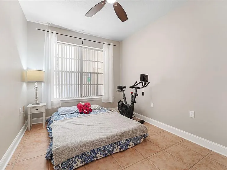 701 Mirror Lake Dr N #120 — Photo 16