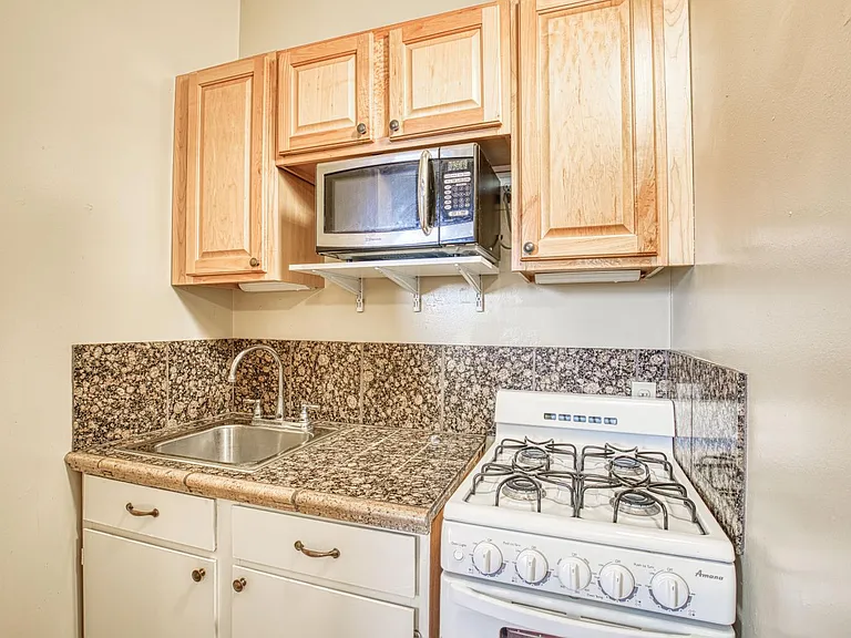 521 E University Blvd #4 — Photo 23