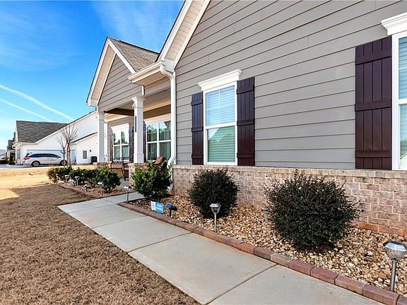 5th image of 1081 Pine View Trl