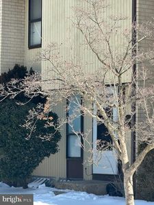 923 Jamestown Rd, East Windsor, NJ, 08520