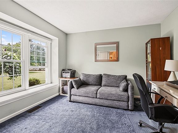 4th image of 4 Park View Dr