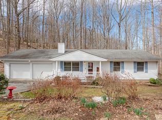 425 Sky Ridge Ln, Hendersonville, NC 28739