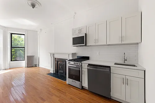 533 Washington Ave #3A Photo 1