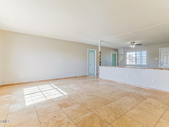 3rd image of 4107 W PINCHOT Avenue