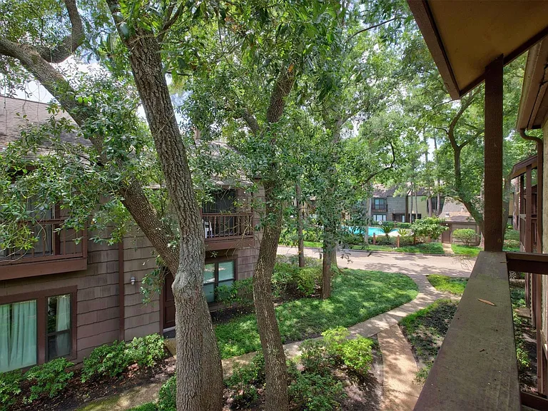 11711 Memorial Dr #621 — Photo 33
