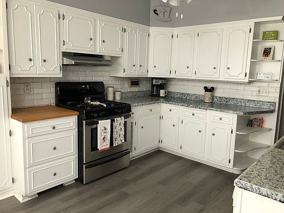 4th image of 5925 N Newburg Ave