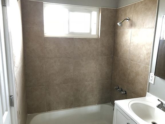 2nd image of 515 Pitta St