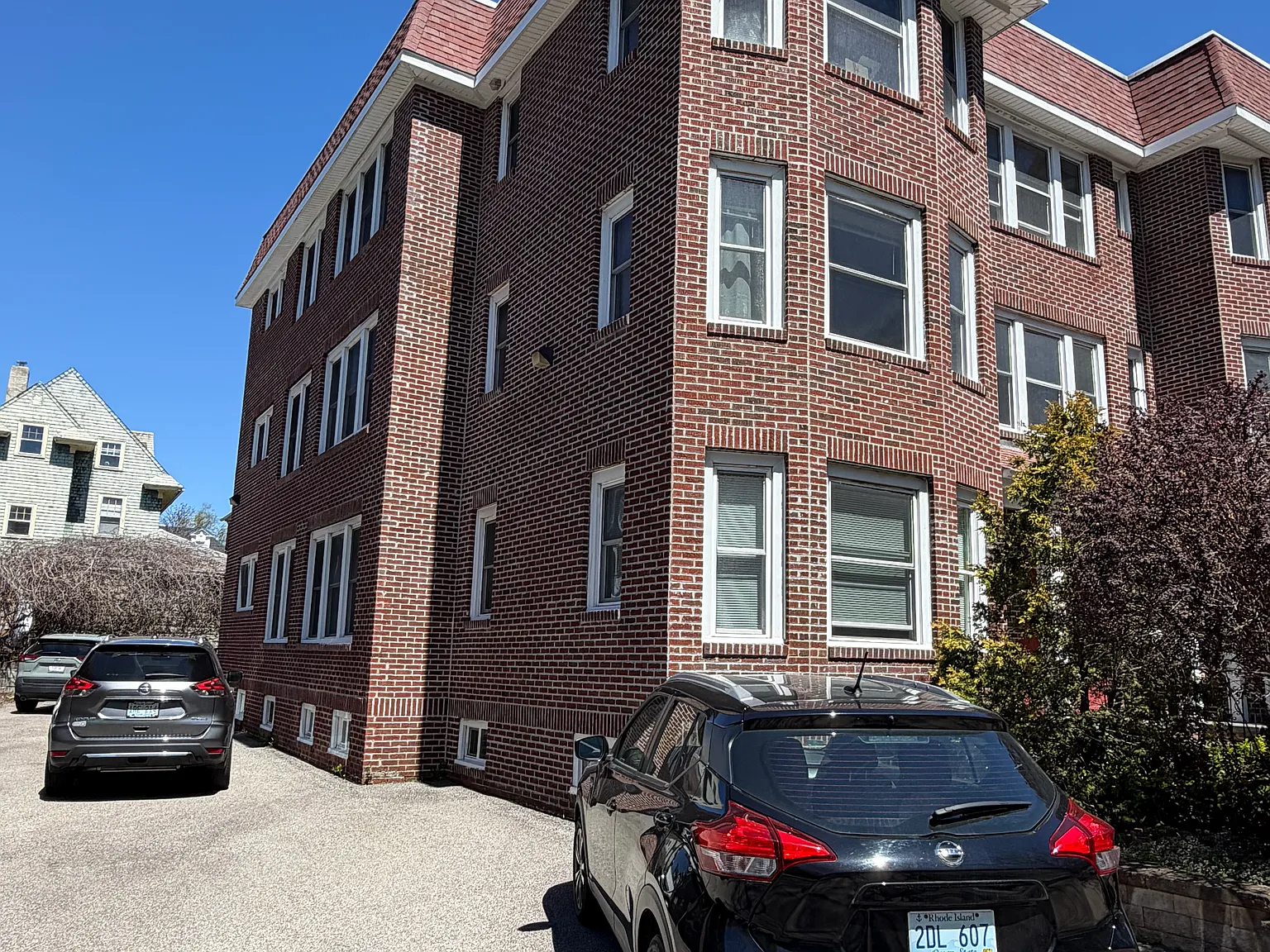3 bed, 1100 sqft, $2,800 — Photo 2