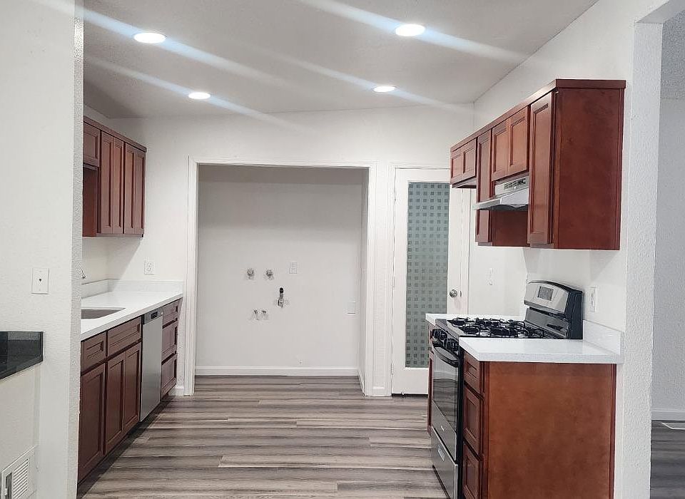 1st image of 2368 Craig Ave