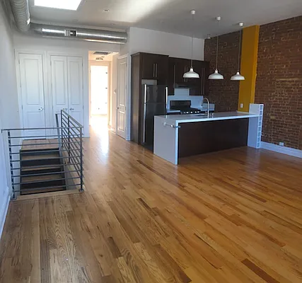 Rented by Alexander Bilu, LREB | media 7