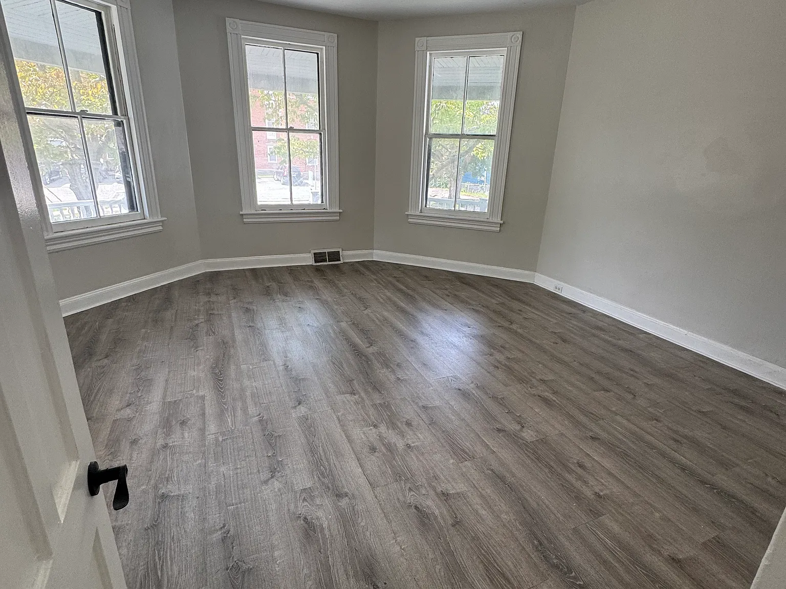 2 bed, 1100 sqft, $2,399 — Photo 4