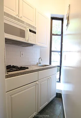 Rented by City Connections Realty | media 9