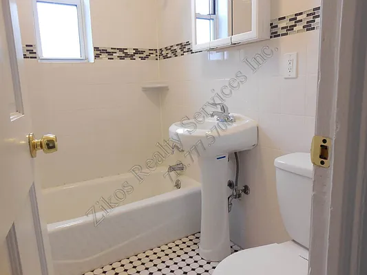 Rented by Zikos Realty Services | media 6