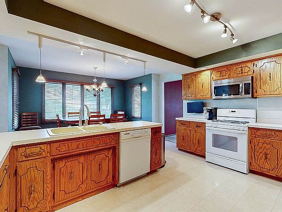 4th image of 11684 Brook Hill Dr